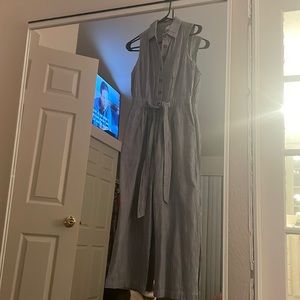 Sleeveless jumpsuit : size Small never worn.